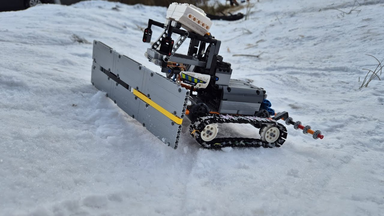 Lego technic snow groomer (moc)