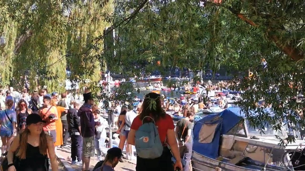Party con 1500 persone a Berlino senza mascherine e distanziamento: interviene la polizia