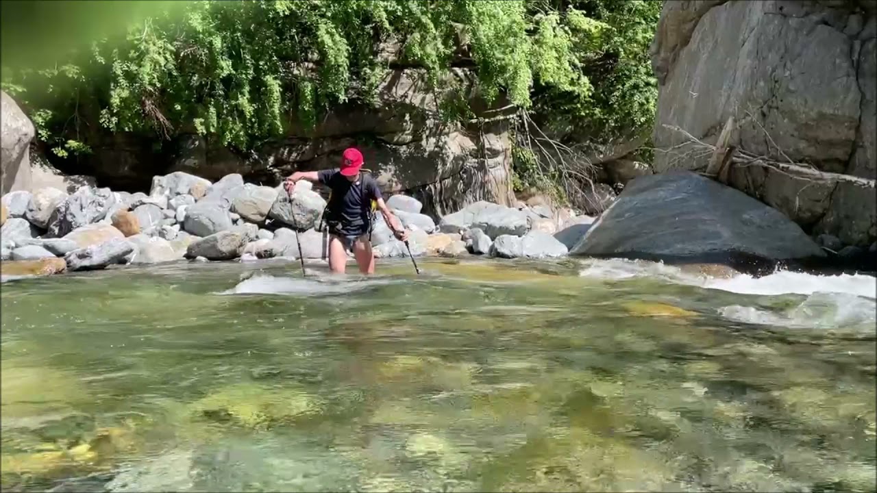 PARCO NAZIONALE VALGRANDE - Guado sul Rio Val Grande in prossimit&agrave; della Val Manau