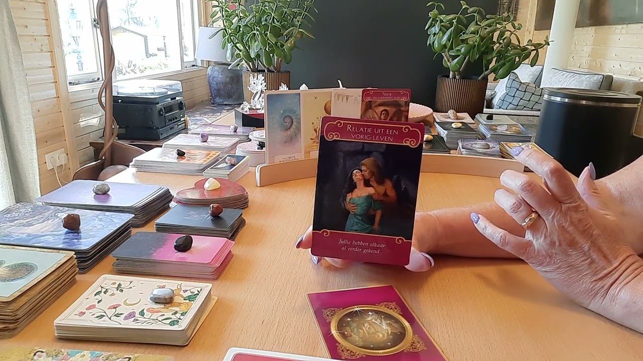 💞Liefdesboodschap💞Steuntje in de rug, luister je er naar?🍀Niet machteloos voelen, soulmate komt🌕🐉💫❤️