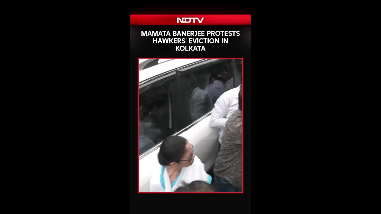Mamata Banerjee Joins Hawkers' Protest March at Kolkata's Dharmatala