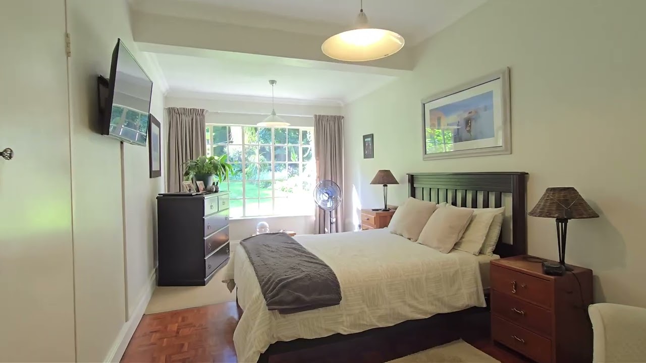 Exclusive Family Home with Separate Airbnb Cottage