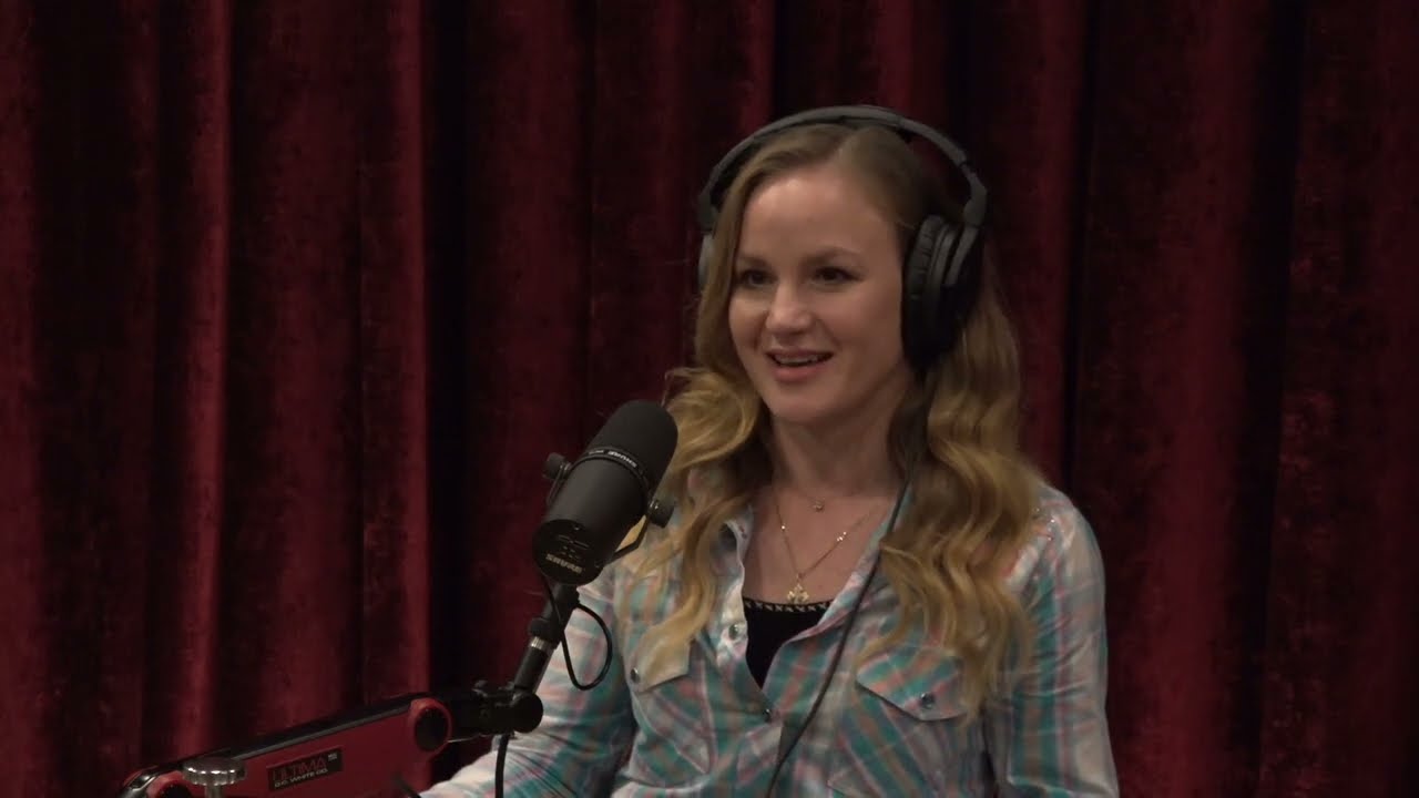 JRE MMA Show #115 with Valentina Schevchenko
