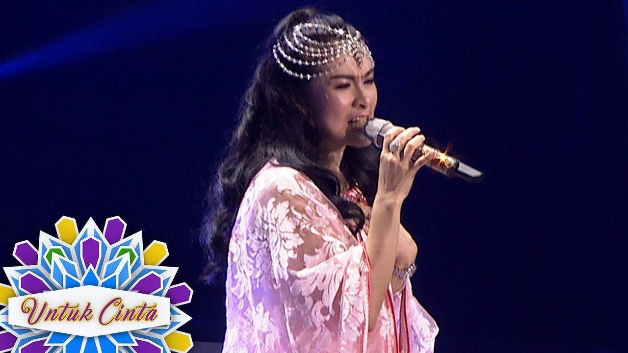 Teh Iis Dahlia  Cantik Banget Pas Nyanyi Wulan Merindu  - Untuk Cinta (1/9)