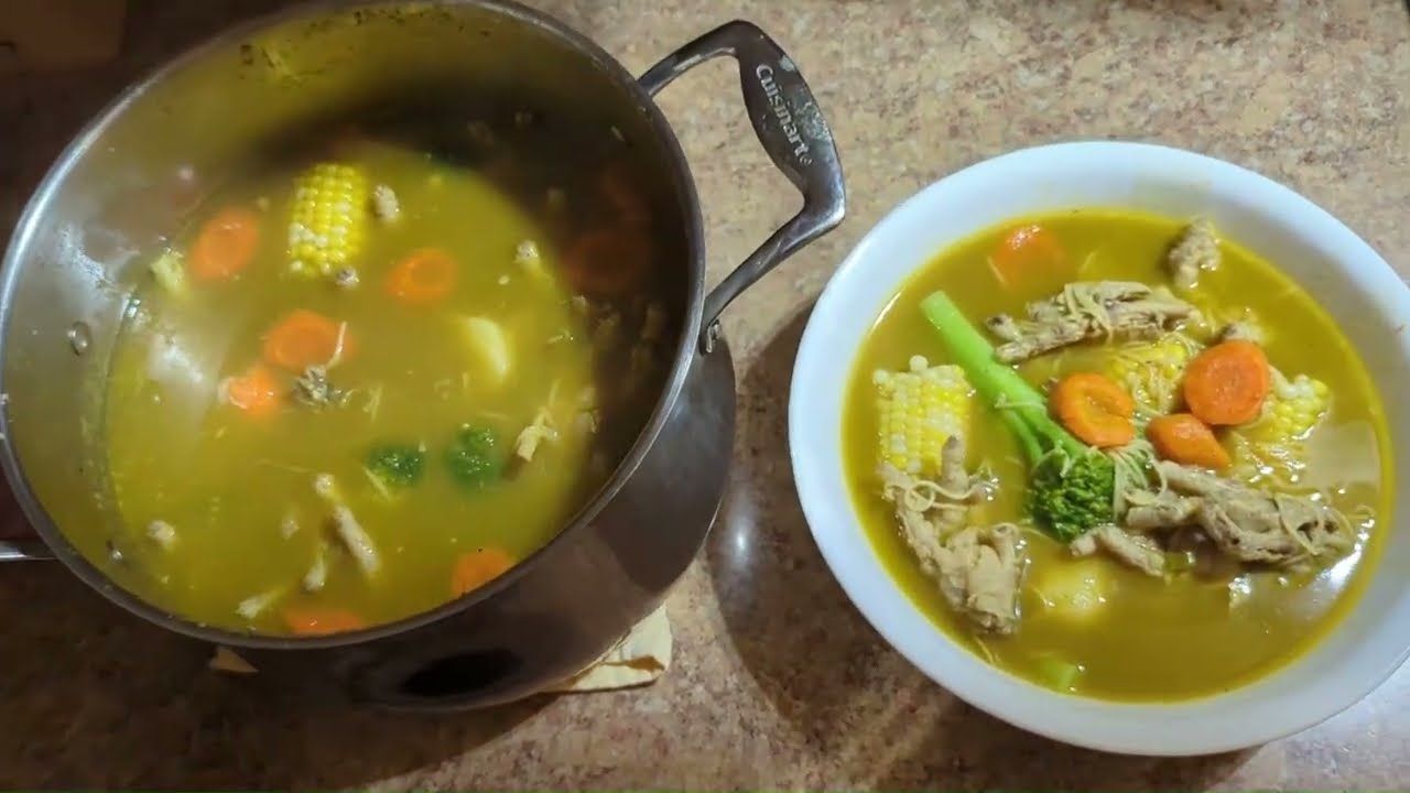 COMO HACER UNA SOPA DE PATAS DE POLLO 🇩🇴🇩🇴🇩🇴 #food #colageno #dominicanfood #recetafacil