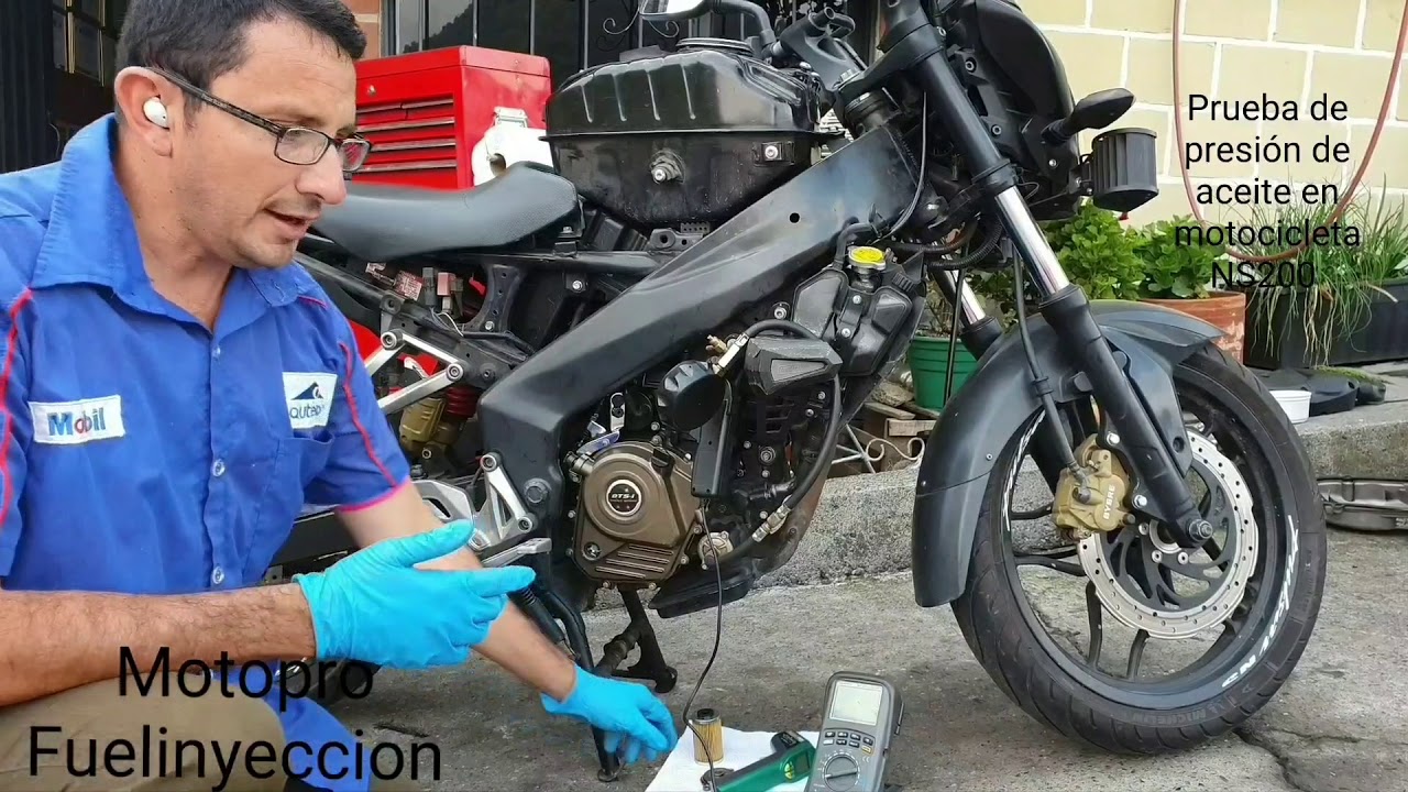 Prueba presión de aceite  Motocicleta BAJAJ NS200.