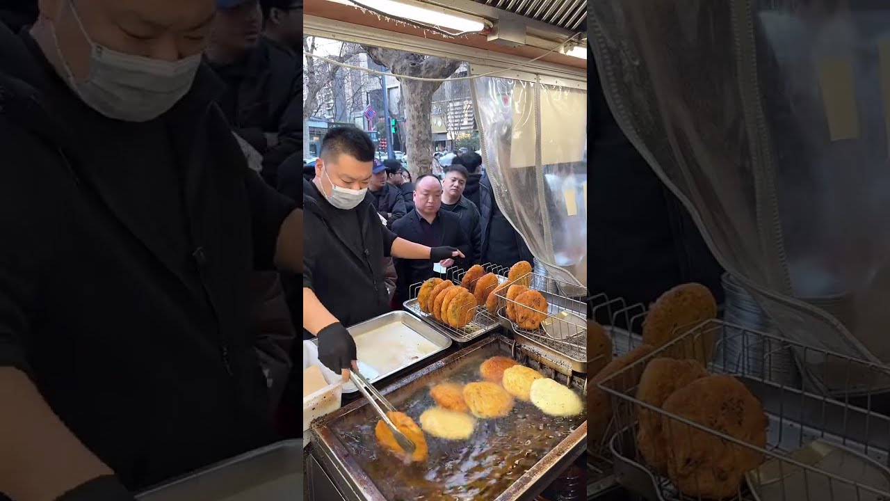 Enjoying delicious food - 纵览美食直播