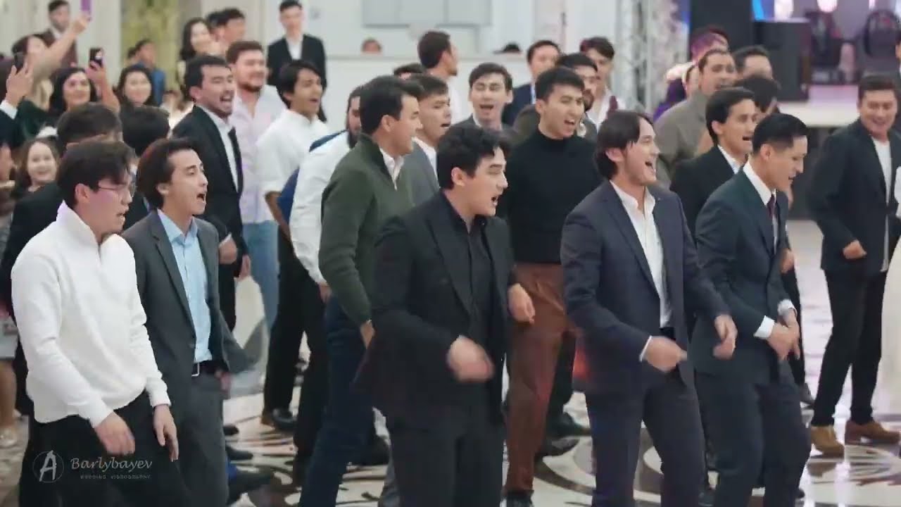 Тиктокты жарған тойдағы флэшмоб 
