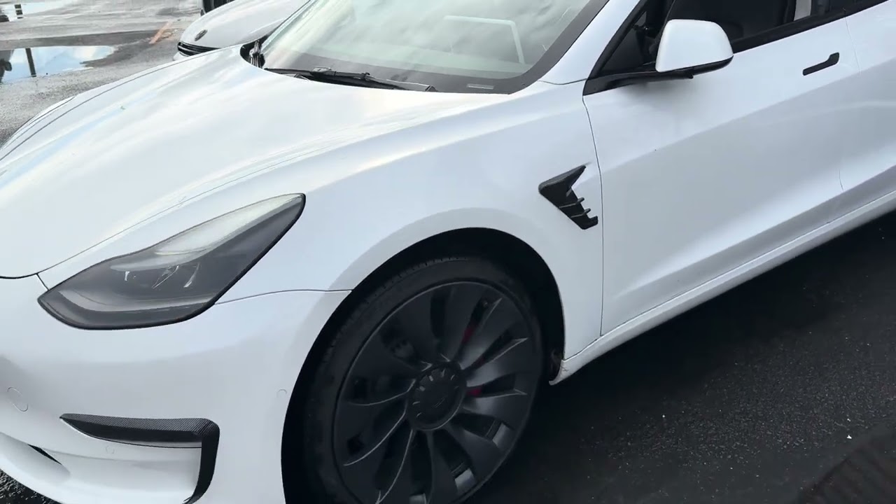 Cinématique Tesla,, model trois ￼