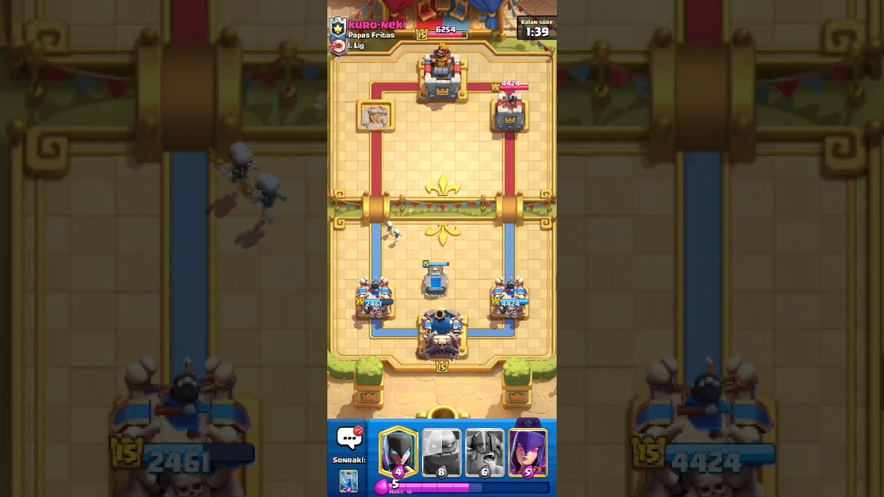 CRASH ROYAL.. DIFFERENT DECKS...