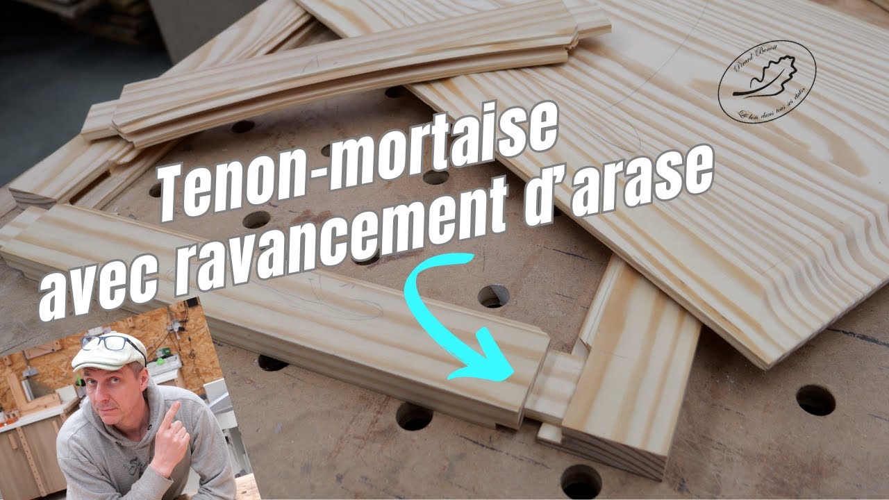 Porte de meuble (tenon/mortaise, moulure avec ravancement d'arase et panneau à plates bandes)