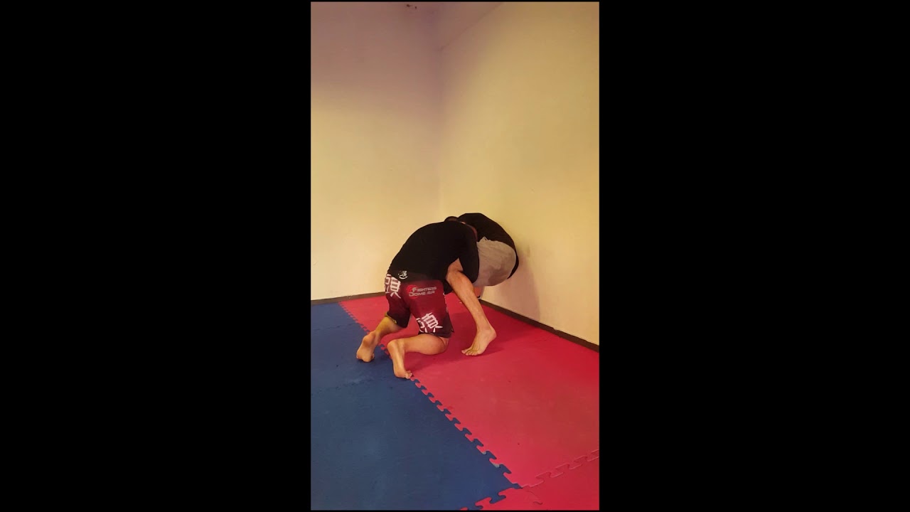 Cage wall wrestling