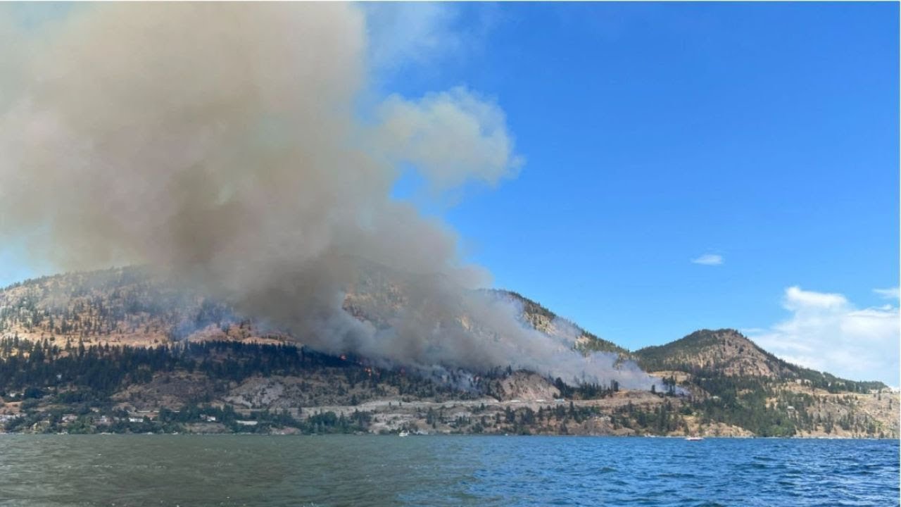 CAUGHT ON CAMERA: Wildfire roars in PEACHLAND