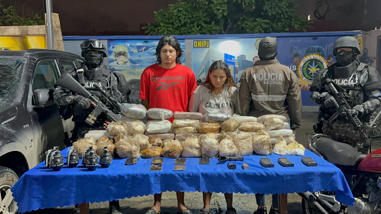 HOMBRE Y MUJER SON CAPTURADOS CON 10 GRANADAS Y GRAN CANTIDAD DE DROGA EN EL NORTE DE GUAYAQUIL