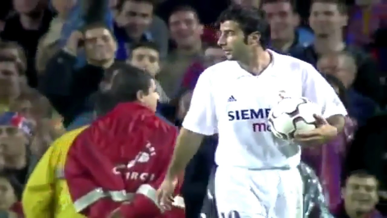 Figo returns to Nou Camp 2002 2003