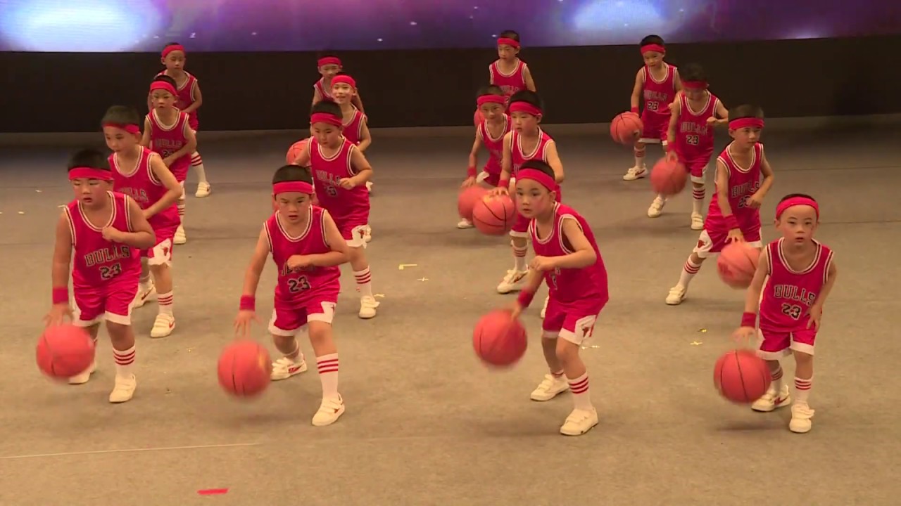 幼儿表演《篮球》 Kids Group Performance 