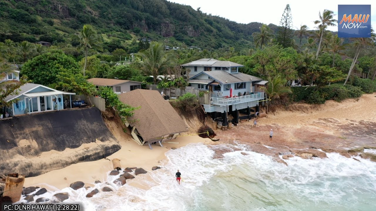 North Shore Oʻahu house collapses onto beach, inundated by powerful winter swells