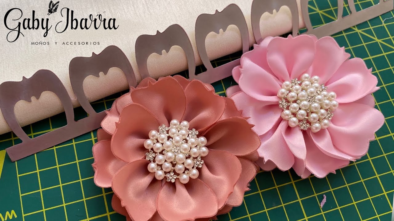 Flores de tela/ molde de metal/ pirografo/ kiara Materiales