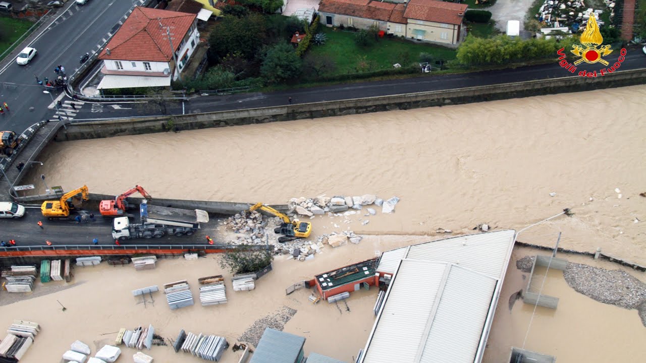 Alluvione a Carrara: nubifragio nella notte, le immagini aeree del volo di ricognizione