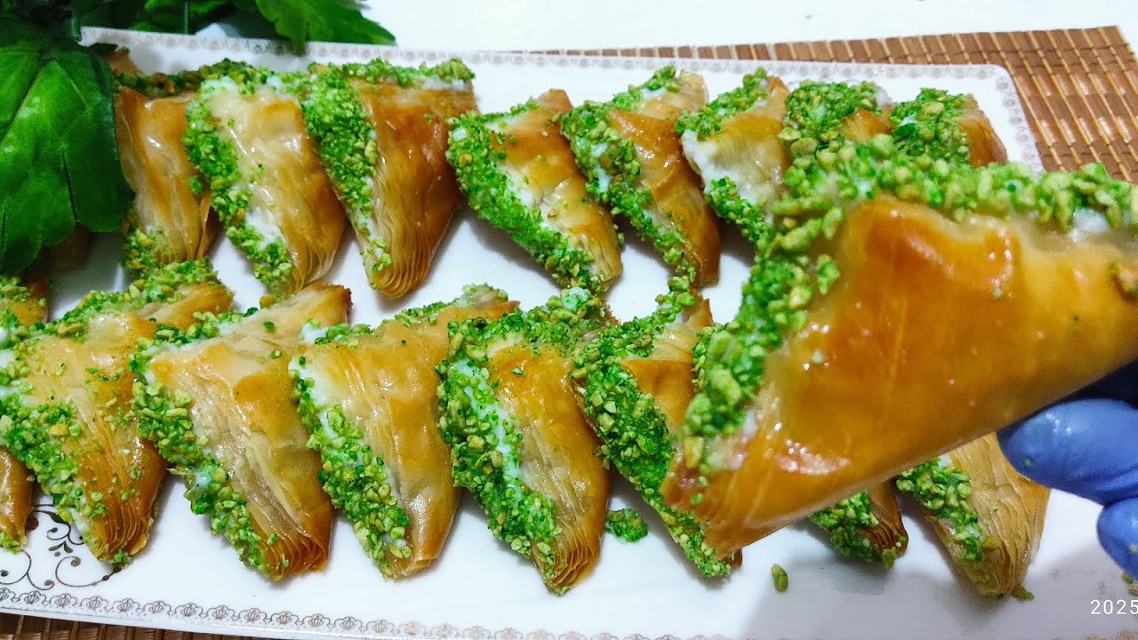 الجلاش السريع✔️ لا هتلفى❌.ورقه ❗ورقه ❗ولاهتاخدى وقت في خمس دقائق هتعملية مورق👍 ومقرمش😋👍♥️