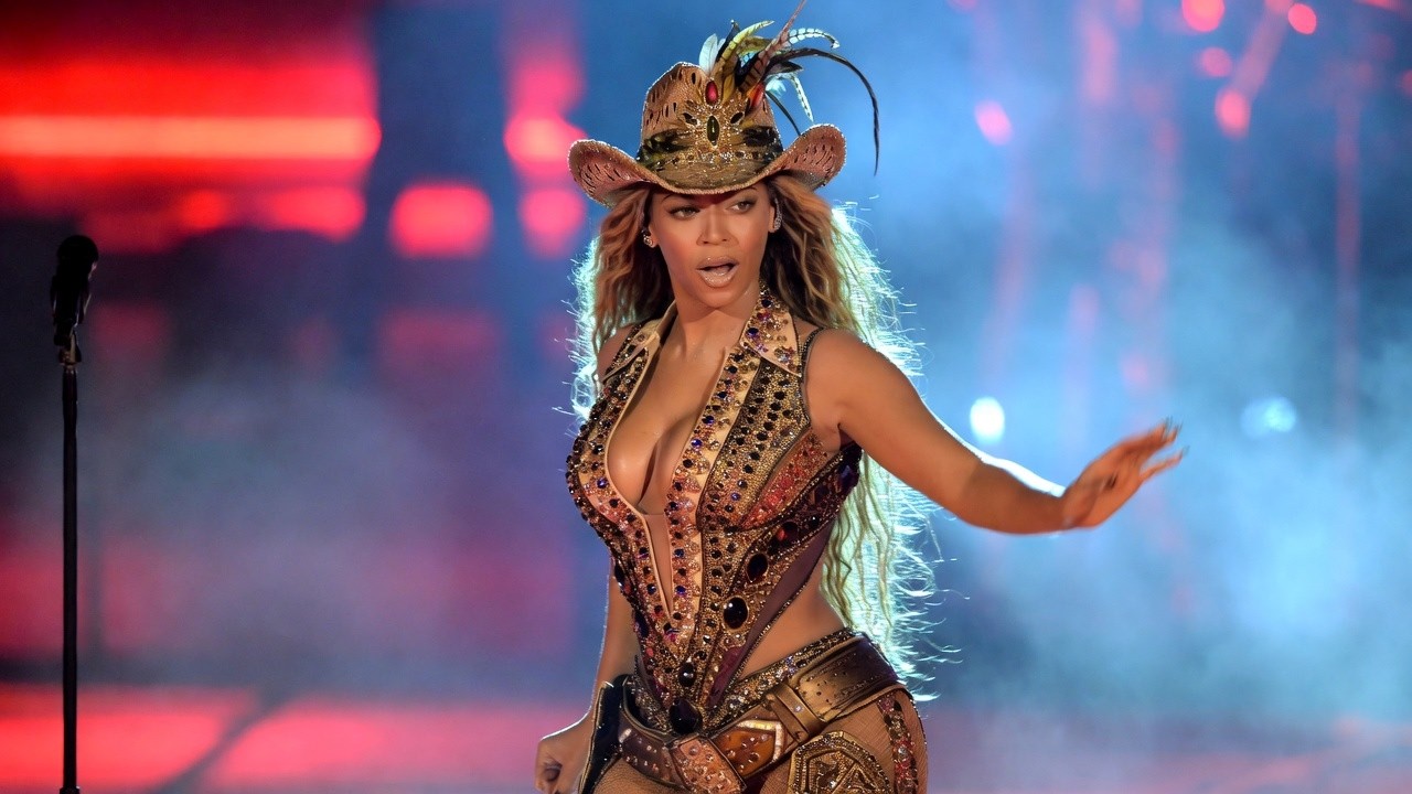 Beyoncé feat. Safon - TEXAS HOLD 'EM (Live Performance)