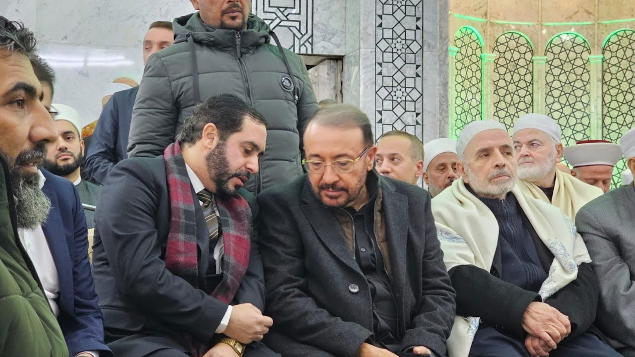 بصحبة الدكتور فيصل القاسم، ووفود من كل الطوائف، في عزاء الشيخ سارية الرفاعي رحمه الله، بدمشق.