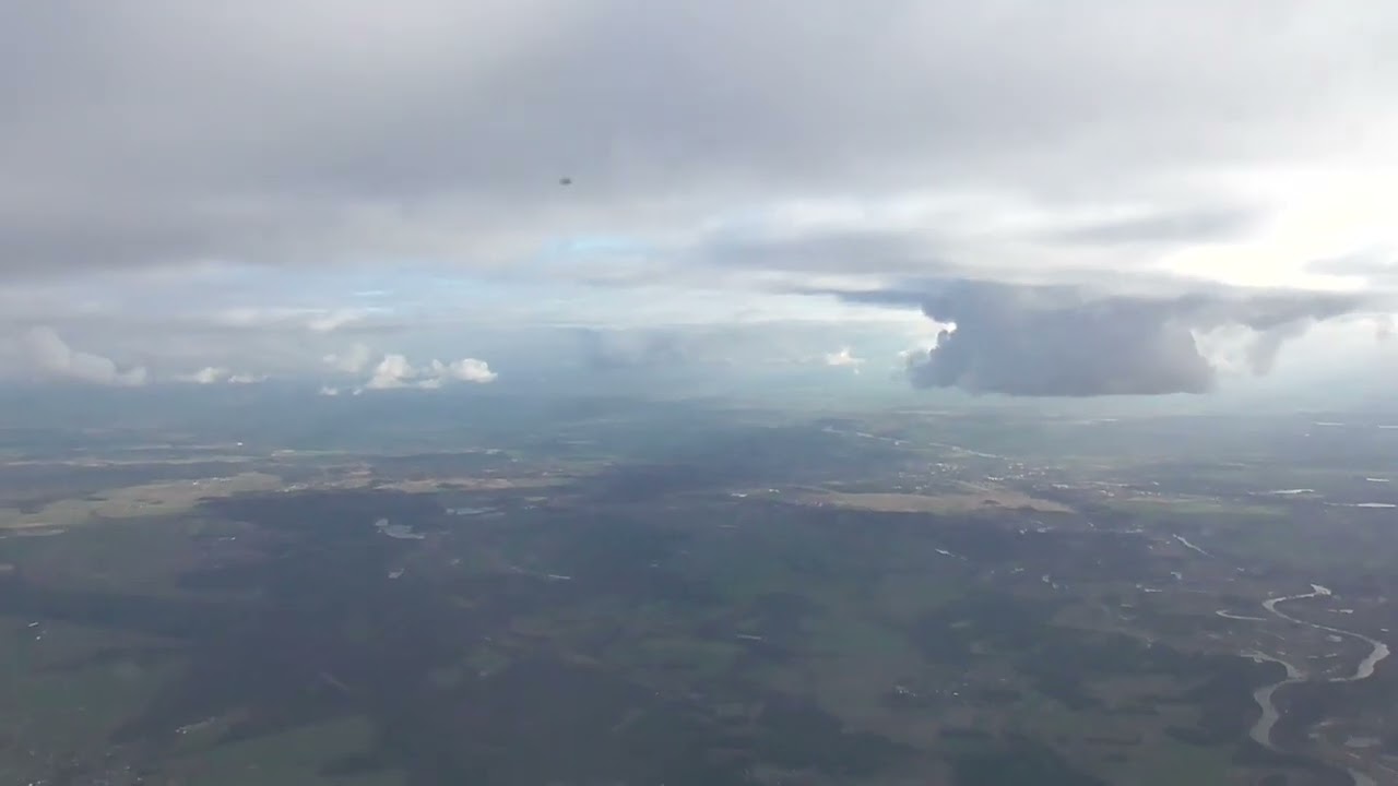 Lufthansa Bombardier CRJ-900 landing in Poznań (LH1390)