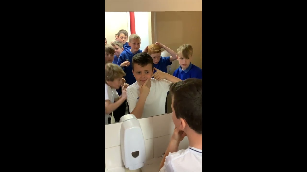 Y6 - It's All Happenin' In The Dunny