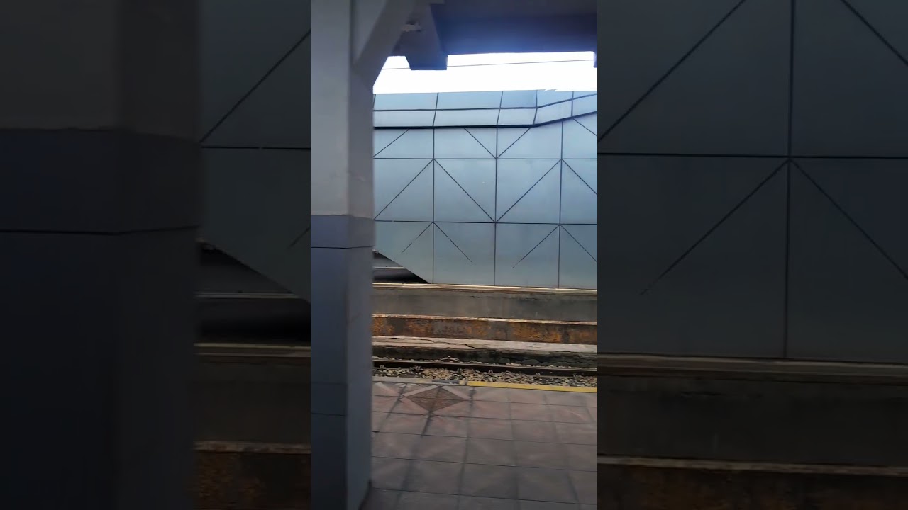 Naik kereta api kerumah nenek