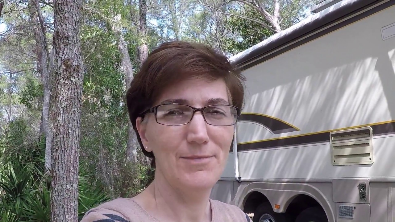 Full Time RV Living for Large Family - 1997 Fleetwood Bounder Tour