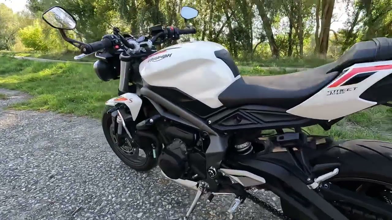 Présentation triumph street triple 660S A2