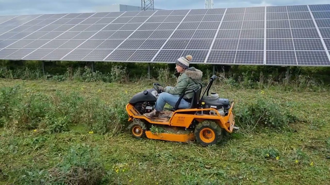Solarpark Grünpflege- Wir sind ihr Experte -Unkompliziert - Zuverlässig-Schnell - Günsig