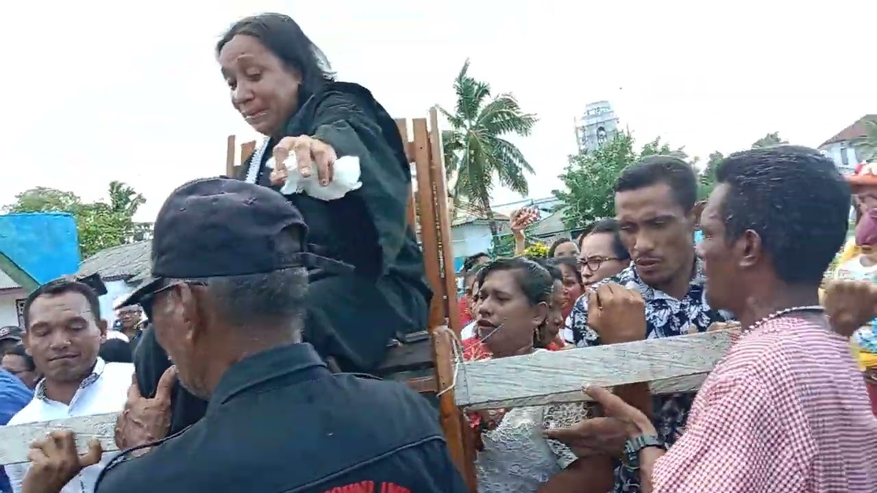 acara perpisahan pendeta jemaat gpm romean bersama jemaat romean