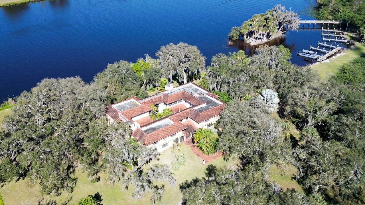 Touring an Abandoned Waterfront Mansion in South Florida