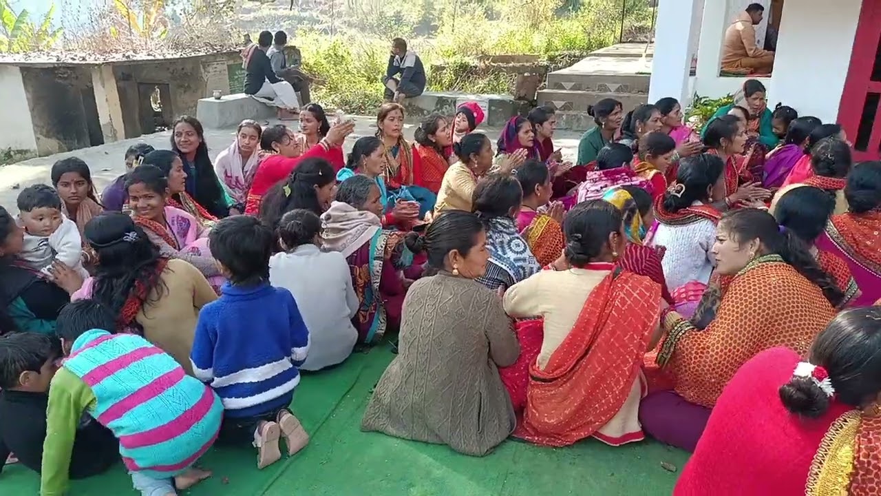 # A grand feast and Holi bhajan kirtans were sung on the day of Mahashivratri at Godigadh Shivalaya Temple in Gunakitad.
