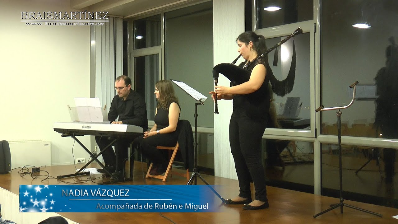 Actuación de Nadia Vázquez en Camposancos 02/01/2016 |BraisMartinez.es|