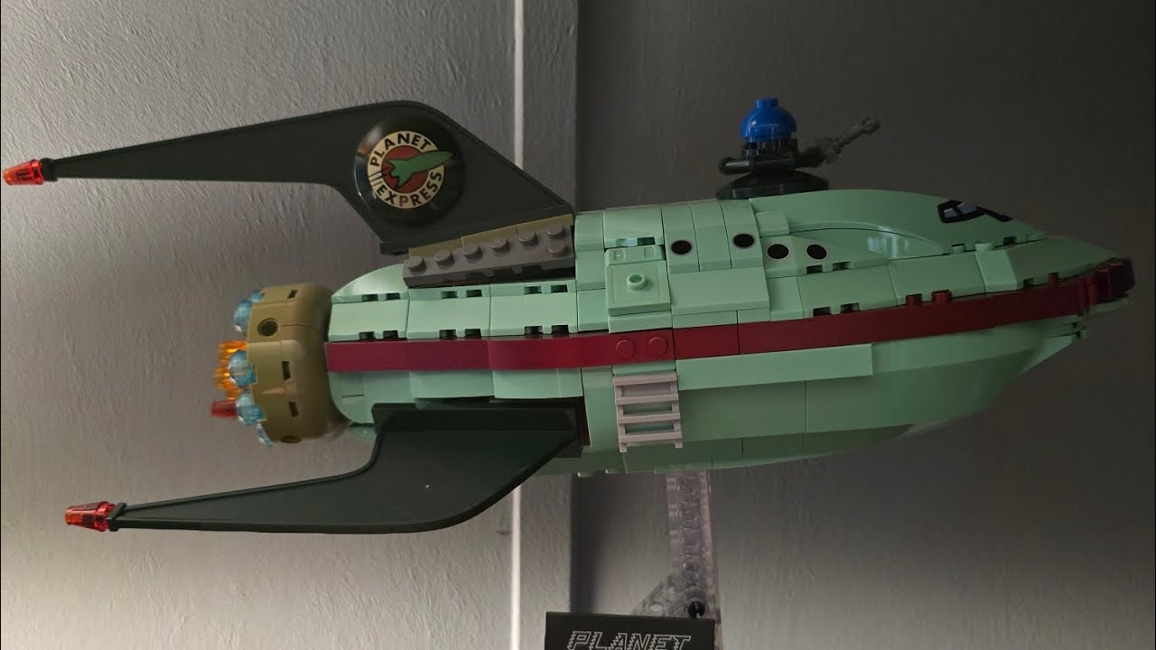 Quick Build of Brick Crafts Futurama Planet Express Ship!