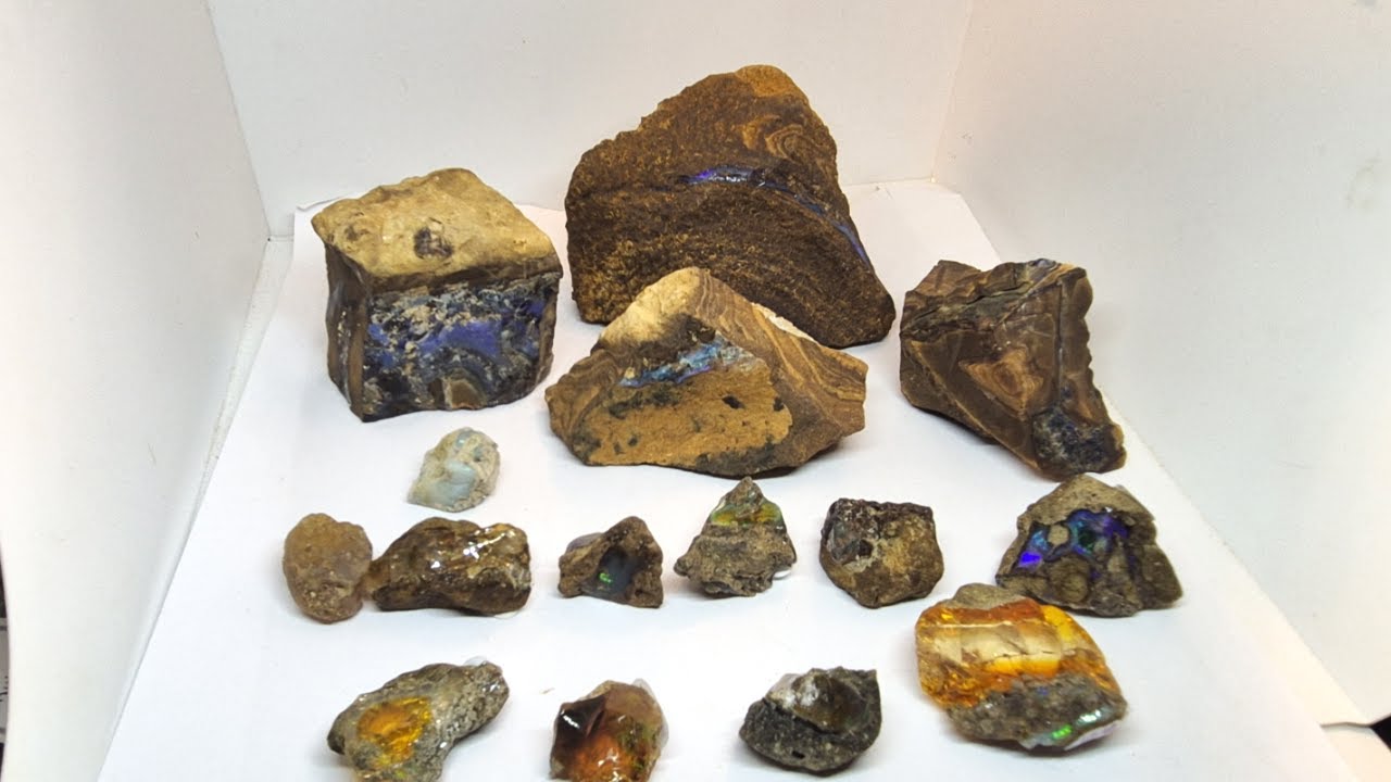 Opales australiennnes et ethiopiennes
