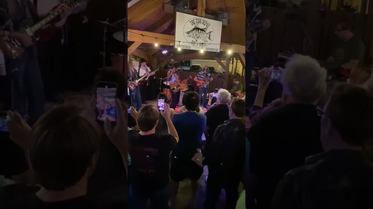 Stanley Jordan sitting in with Grateful Dead cover band Crazy Fingers￼. Boynton Beach Florida￼