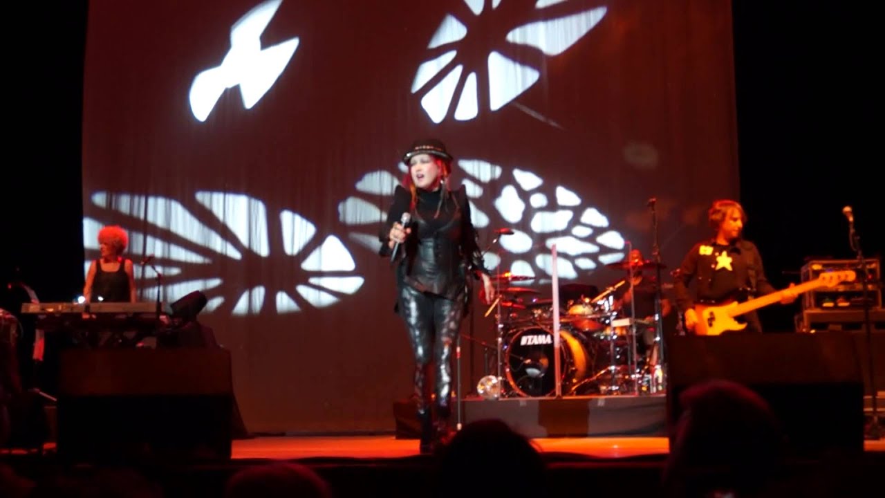 Cyndi Lauper singing Money Changes Everything - Portsmouth, VA July 5 2013