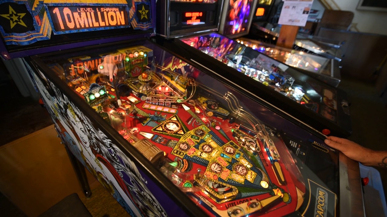1995 Capcom PINBALL MAGIC pinball machine