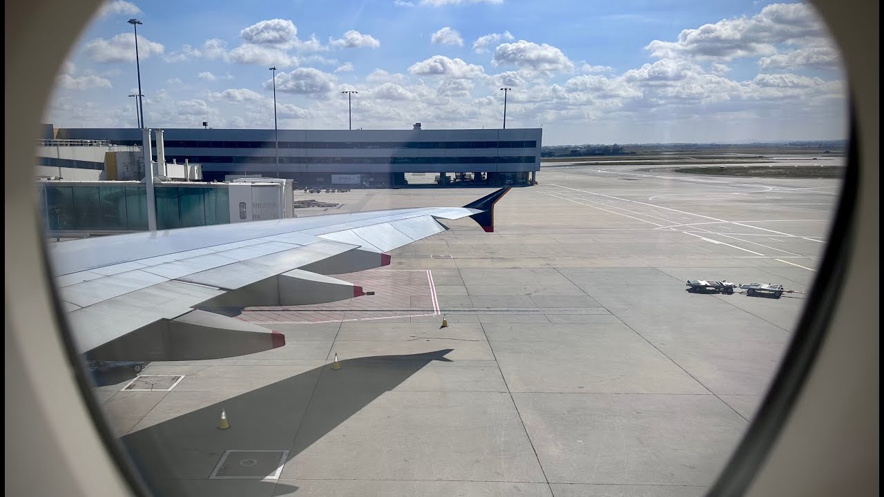 Singapore Airlines A380 Upper-Deck Business Class: Boarding, Taxi, and Takeoff @ Melbourne