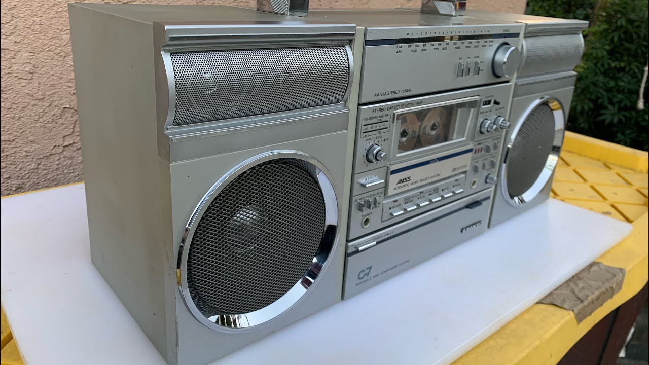 Sanyo C7 boombox belt replacement (part 4)