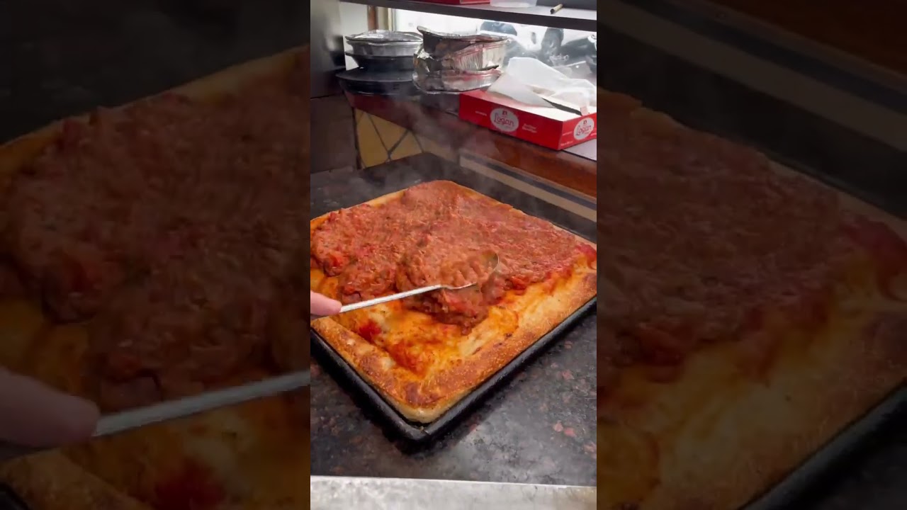 Sfincione part 2 #pizza #sfincione #italianfood #sicilianstreetfood #homemadecooking