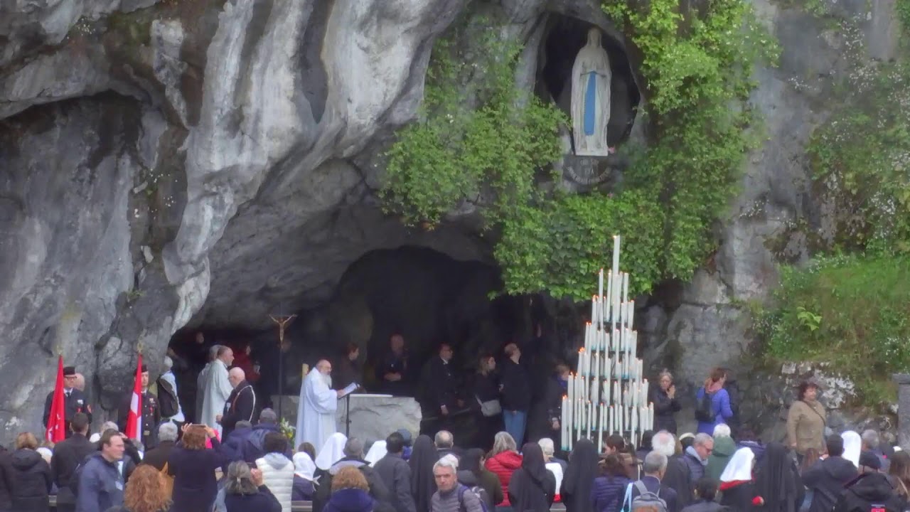 Procession eucharistique de Lourdes - May 6, 2024