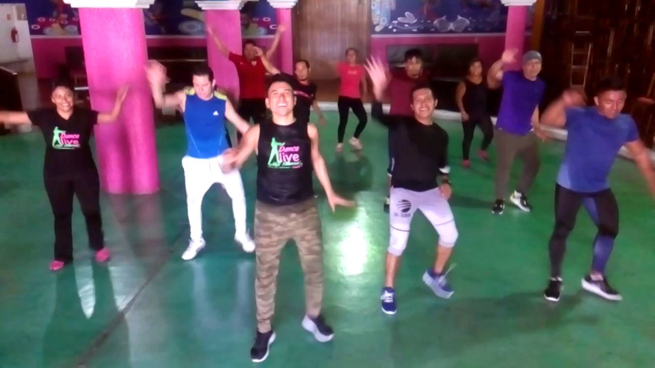 El chico del apartamento 512 Selena remix cumbia y rock and roll Dance Alive by Alejo Villarreal