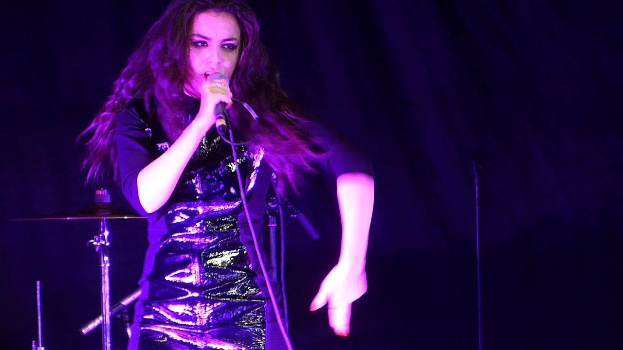 Charli XCX - SuperLove (new) live Manchester arena 20-03-2013