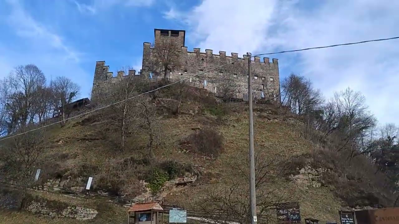 CAPITOLO 16: castello di Zumelle e grotta azzurra 