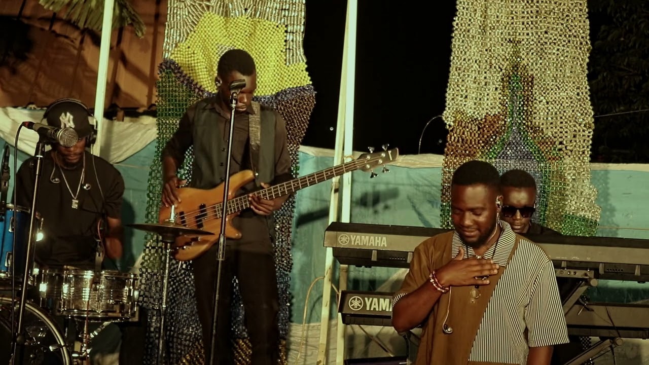 Lincoln Yinza – Njagala Nkwebaze  (Live at THE DEEP WITHIN)