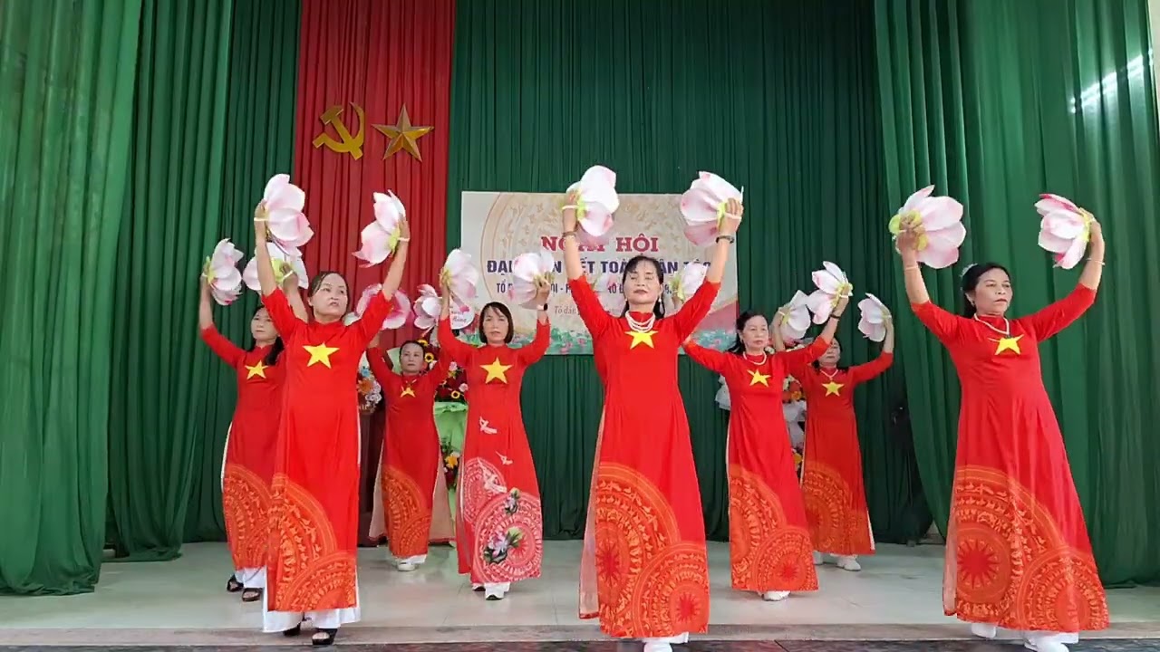 M&uacute;a Hoa - Ch&agrave;o Mừng Ng&agrave;y Đại Đo&agrave;n Kết - CLB D&acirc;n Vũ Tổ D&acirc;n Phố Nội